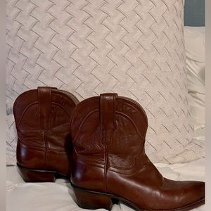 Tecova Boots for women size 8B the style is Penny….  Worn only a few times
